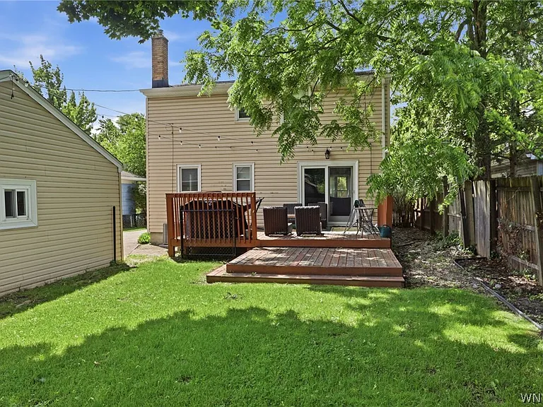 16 Paramount Pkwy — Photo 31