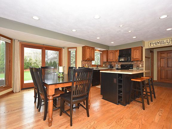 3rd image of 14085 W Meadowshire Dr