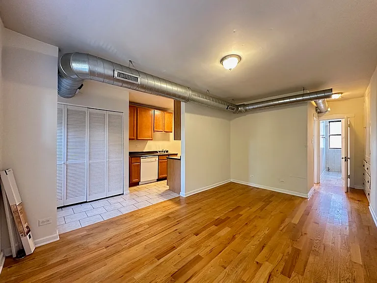 1253 W Henderson St #3 — Photo 7