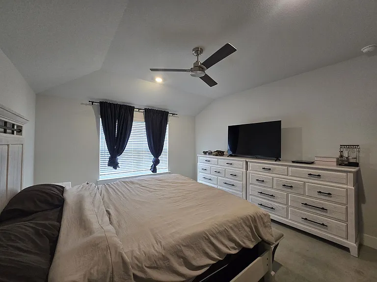 1051 Lexington Dr — Photo 11