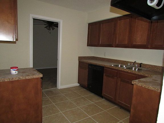4th image of 3024 Mandell Dr
