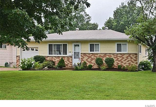 1st image of 907 Vegas Dr