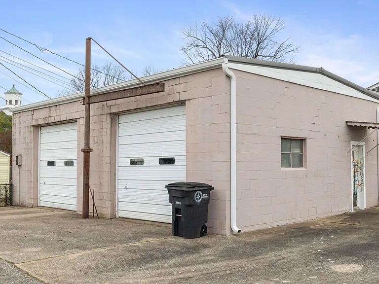 1128 Jefferson St — Photo 30