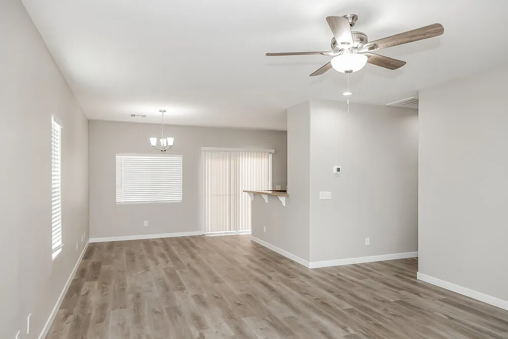 4 bed, 3.0 bath, 2119 sqft, $2,620 — Photo 4