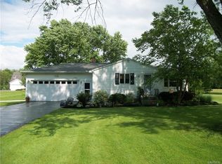 7247 Townline Rd, North Tonawanda, NY 14120