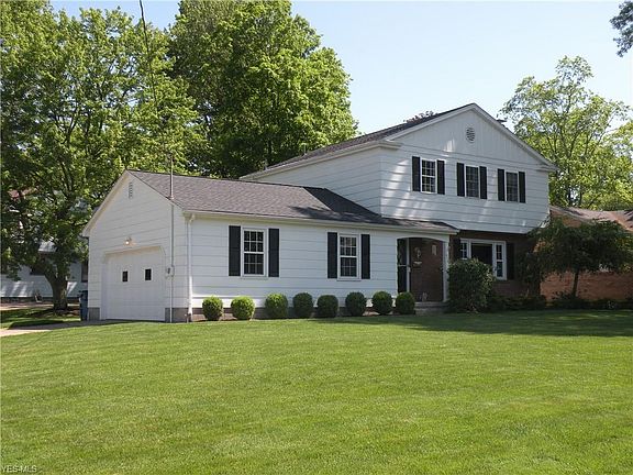 2nd image of 674 Oakridge Dr