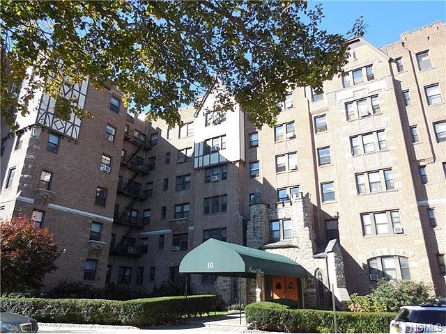 1st image of 10 Nosband Ave APT 5E