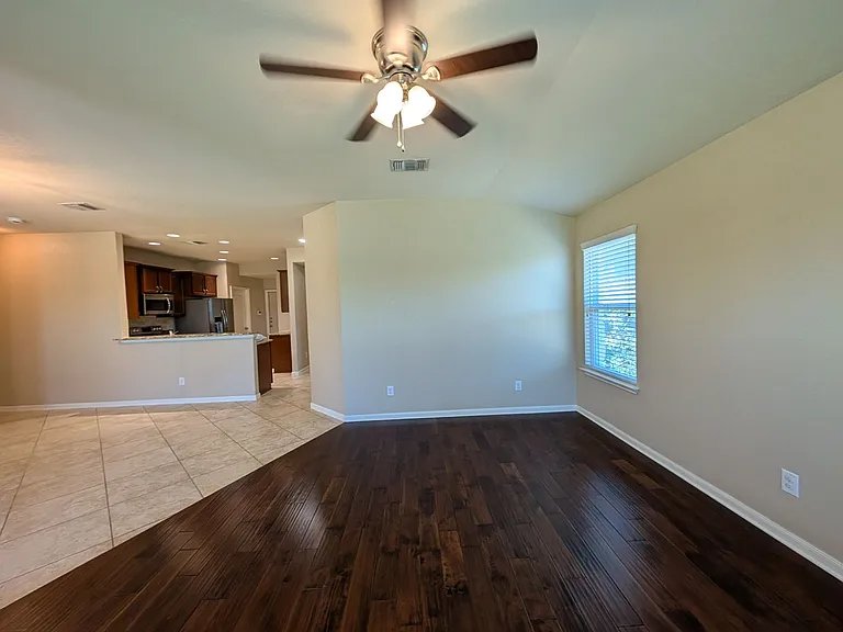1337 Lauren St — Photo 12