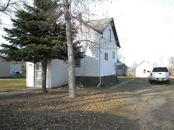 2nd image of 707 S 1st St
