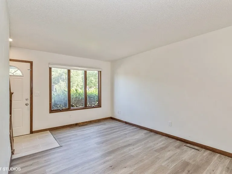 1359 Southview Cir — Photo 10