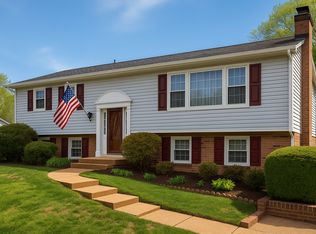 5435 Broadmoor St, Alexandria, VA 22315