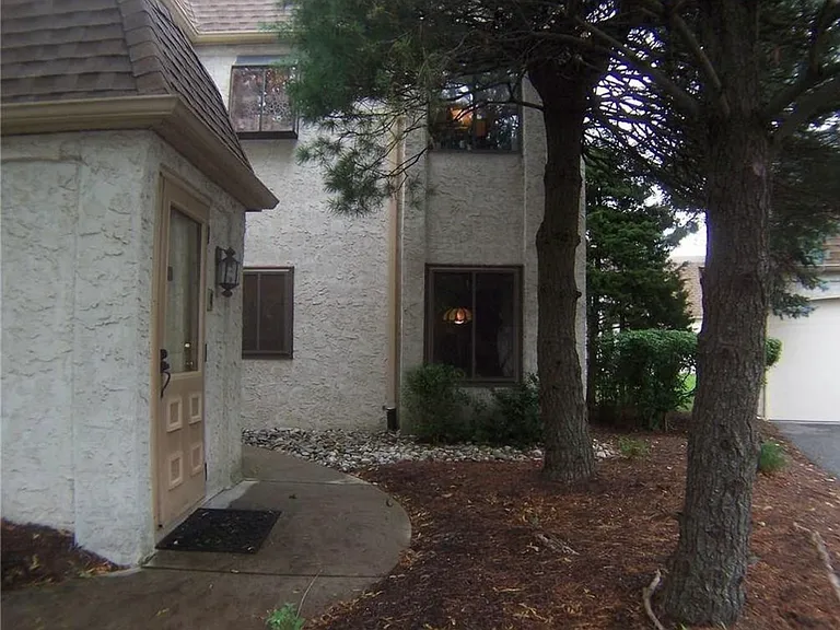 79 Park Gate Dr — Photo 17