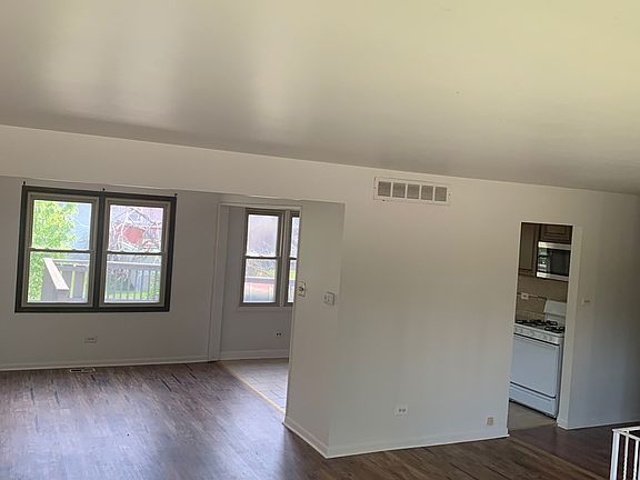 3rd image of 20073 Brook Ave