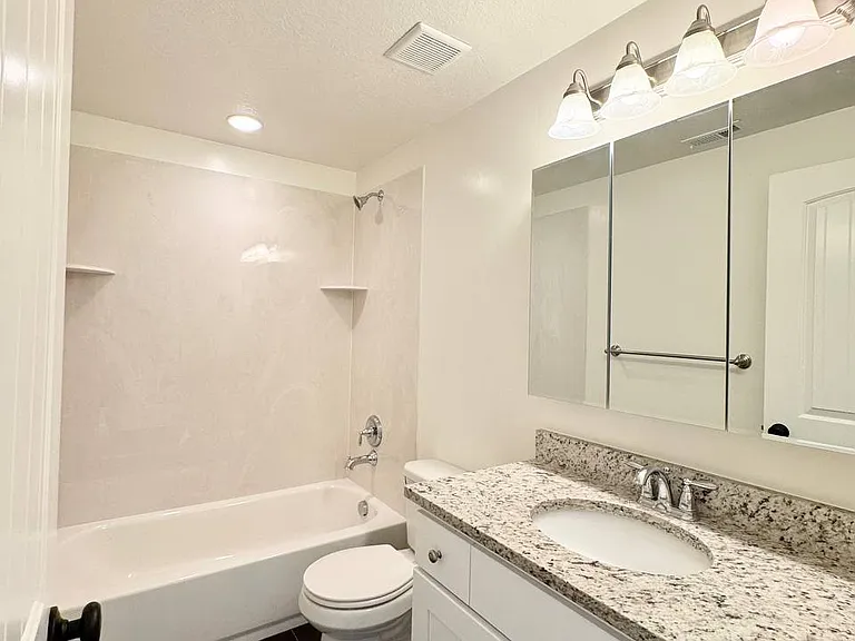 698 S Lake View Dr #B — Photo 15