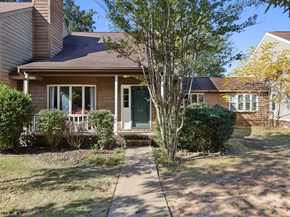 210 Carter Ct, Florence, AL 35630