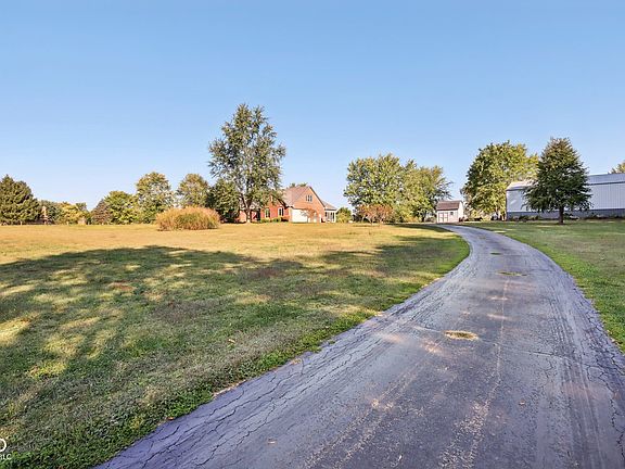 4th image of 1988 W County Road 300 S