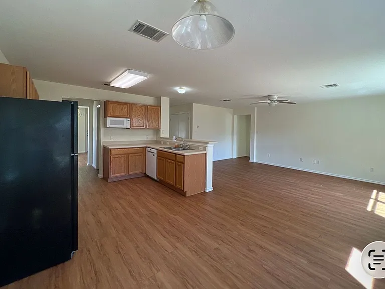 940 Goldenrod St — Photo 6