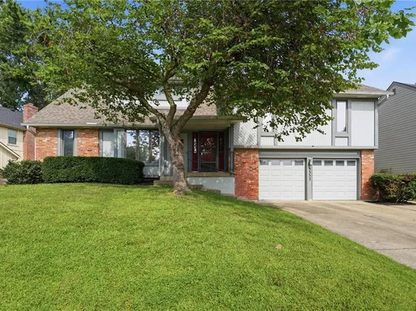 9332 W 116th Ter, Overland Park, KS 66210
