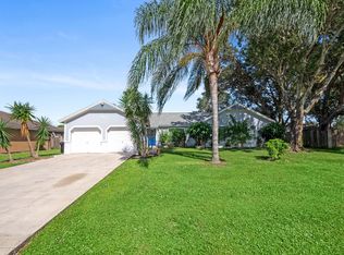 885 Dupont St NE, Palm Bay, FL 32907