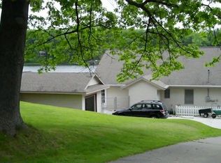 7418 Hallridge Dr NE, Belding, MI 48809