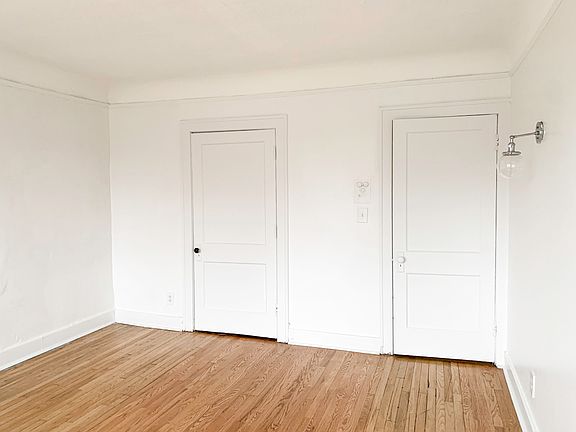 3rd image of 1780 Van Dyke St #307