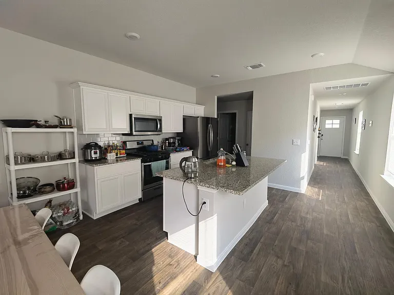 2903 Tweedy Trl — Photo 6