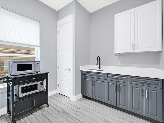 5th image of 6118 Truro St