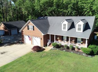 1212 Shawnee Creek Ct, Hope Mills, NC 28348