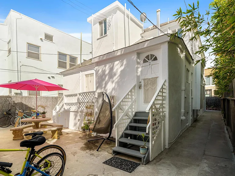 29 Brooks Ave #B — Photo 6