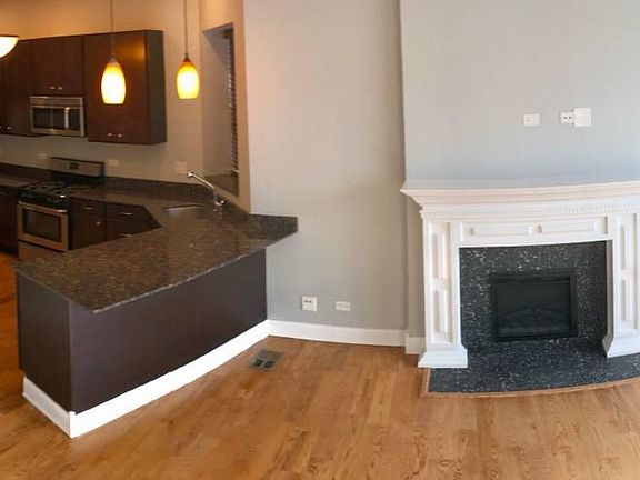 3rd image of 631 N Kedzie Ave #1