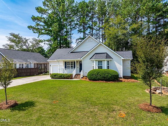 5th image of 412 Groveton Trl