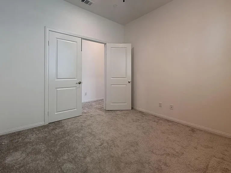 1685 Camellia Ln — Photo 12