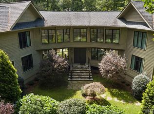 879 Cherokee Trl, Sapphire, NC 28774