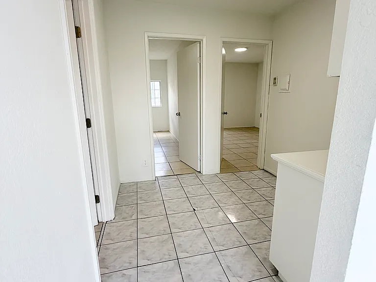 678 Del Rosa Pl #D — Photo 3