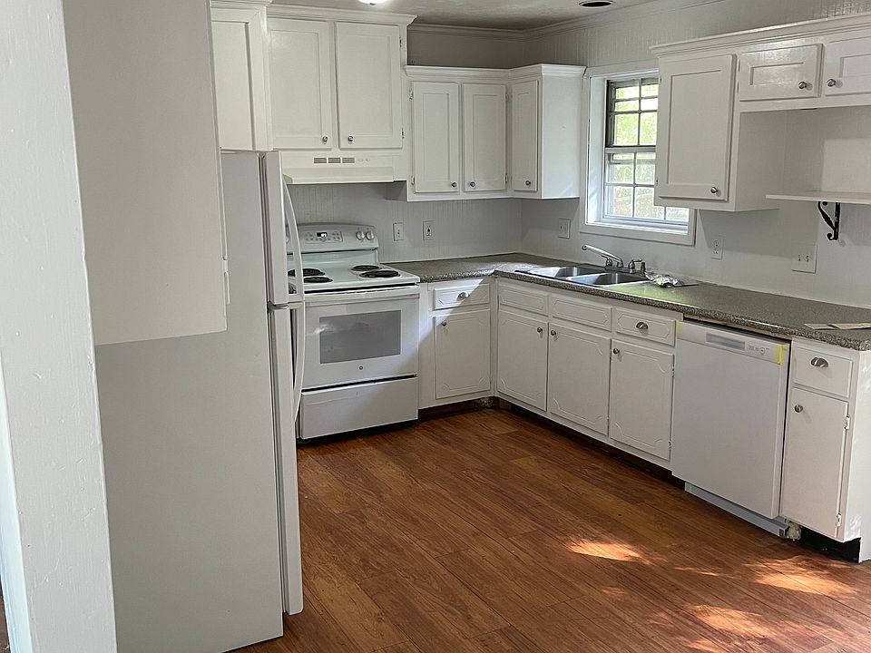 1st image of 1075 Green Valley Dr NW