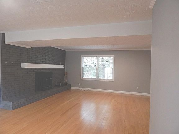 3rd image of 5052 Whispering Pines Dr