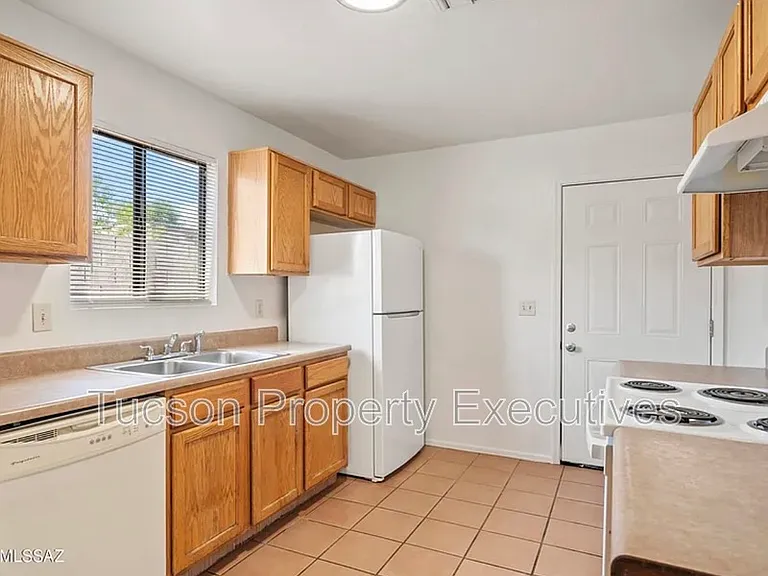 1107 W Sonora St #1 — Photo 8