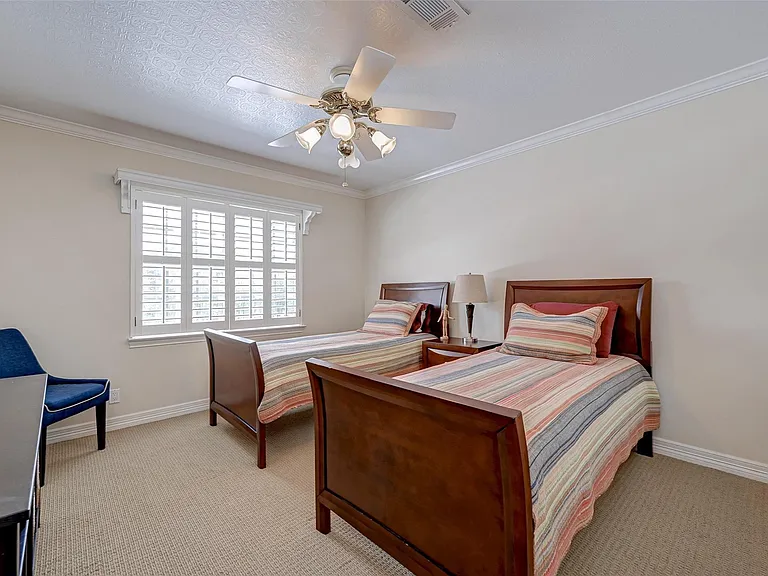 6329 Del Monte Dr #100 — Photo 31