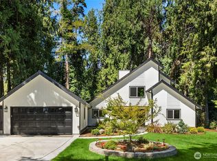 11785 Penny Pl NE, Bainbridge Island, WA 98110