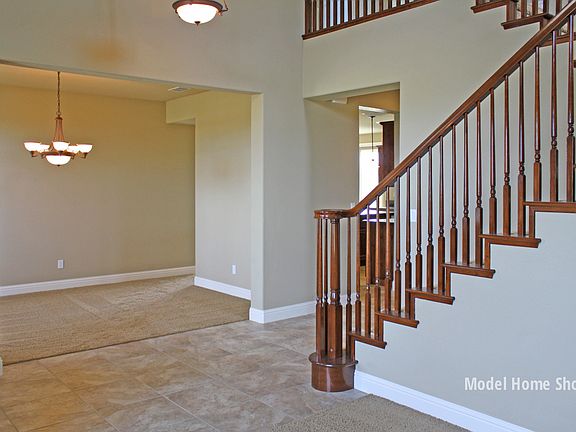 Vaulted CeilingampBalcony