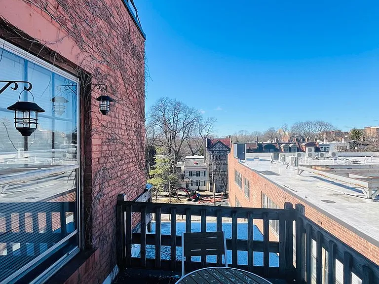 318 State St — Photo 22