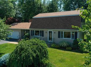 15 Crabapple Rd, Windsor, CT 06095