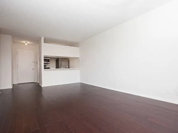 62-54 97th Place image 2 of 6