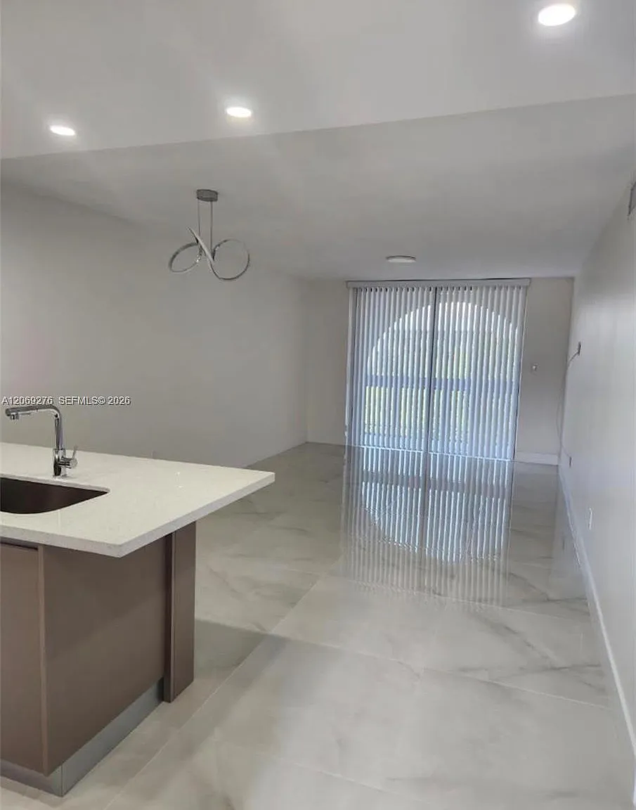 9440 Fontainebleau Blvd — Photo 4