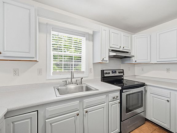 5th image of 34 Mulberry Hill Road #A
