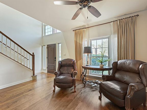 4th image of 411 Steeplechase Dr