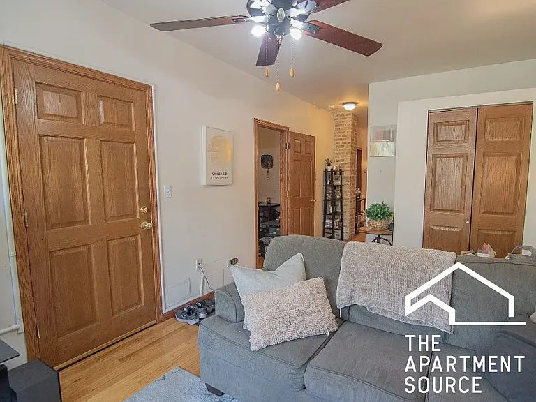 2063 N Leavitt St #2 — Photo 11