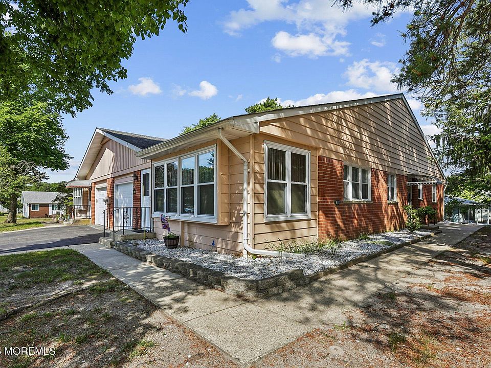 1st image of 11 B Moccasin Drive