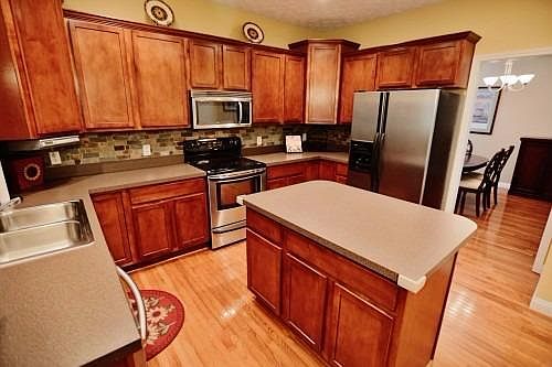 2nd image of 9316 Somerset Ct