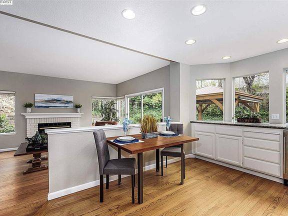 5th image of 5689 San Jose Dr